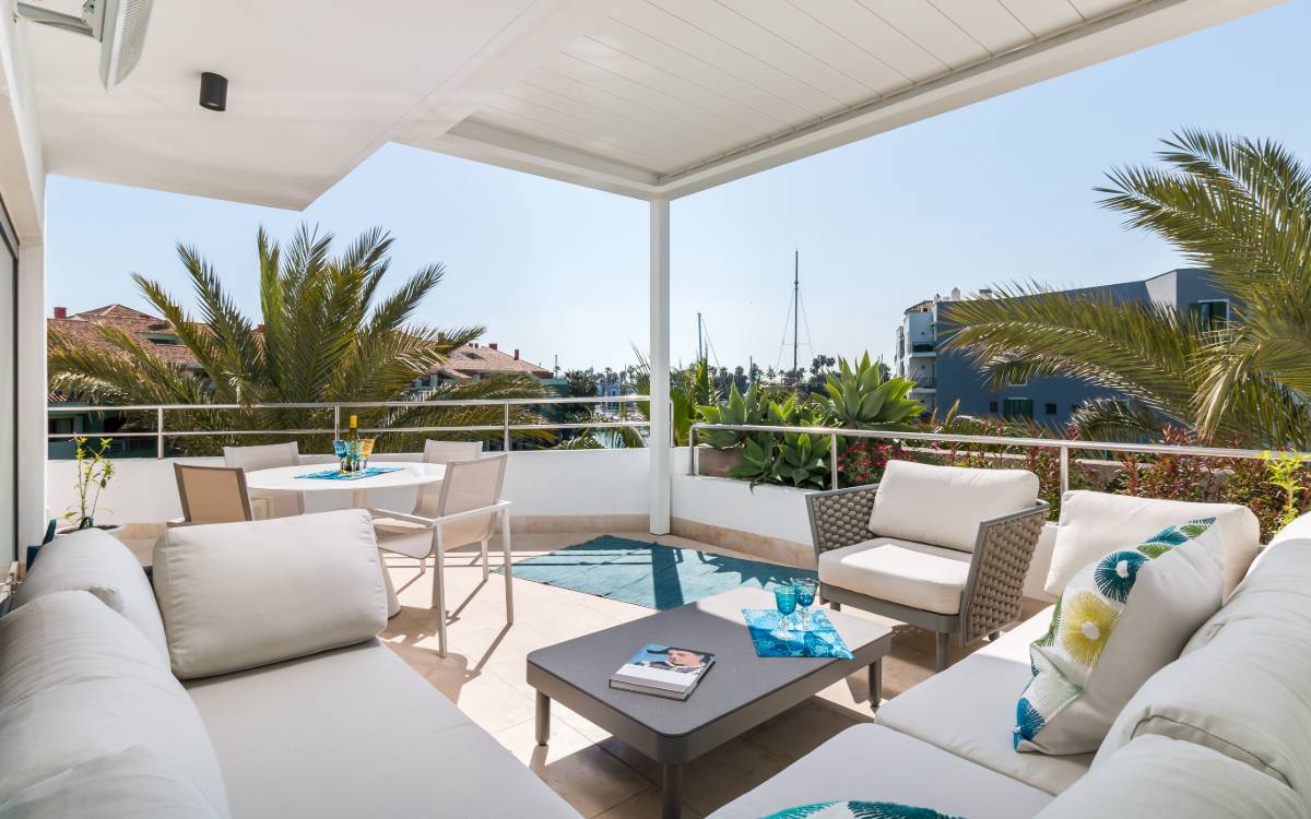 PROPERTY OF THE MONTH: NEWLY REFORMED MODERN DUPLEX PENTHOUSE APARTMENT SOTOGRANDE MARINA